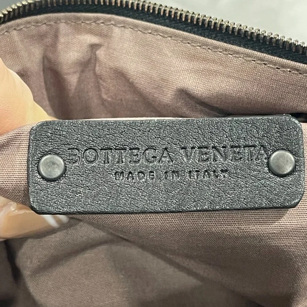 Bottega Veneta Unisex Dopp Kit/Weekend Bag Black (133130) - Picture 11 of 11